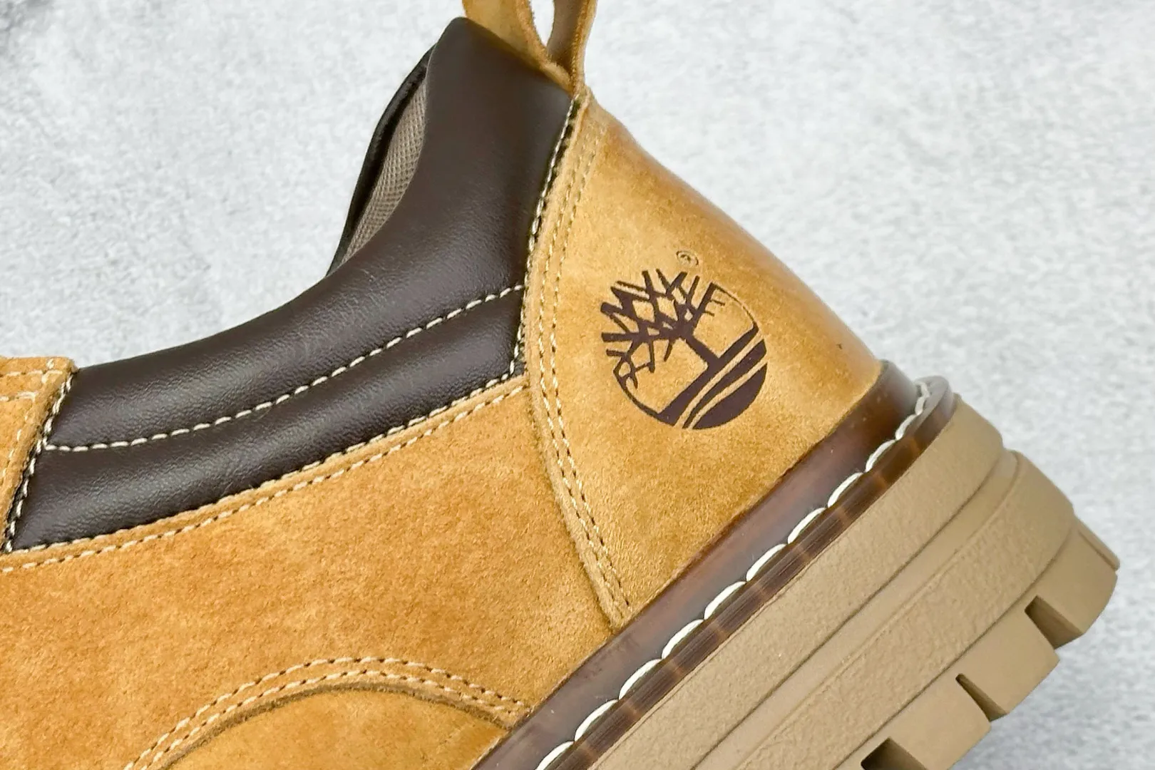 🐲💰 560 support store Timberland/Timberland classic outdoor low-top work casual shoes, classic re-upgraded, Guangdong factory quality, original box and original packaging, the fabric is made of Italian 🇮🇹 top-grade frosted cowhide, with anti-odor and anti-corrosion genuine leather latex insoles, giving you a perfect wearing experience, high quality and durable, a must-have for sportsmen, specializes in looking good, high-quality and first-class foot feel, exclusive supply Item number: TB73533 Size: 39-44 (one size larger)